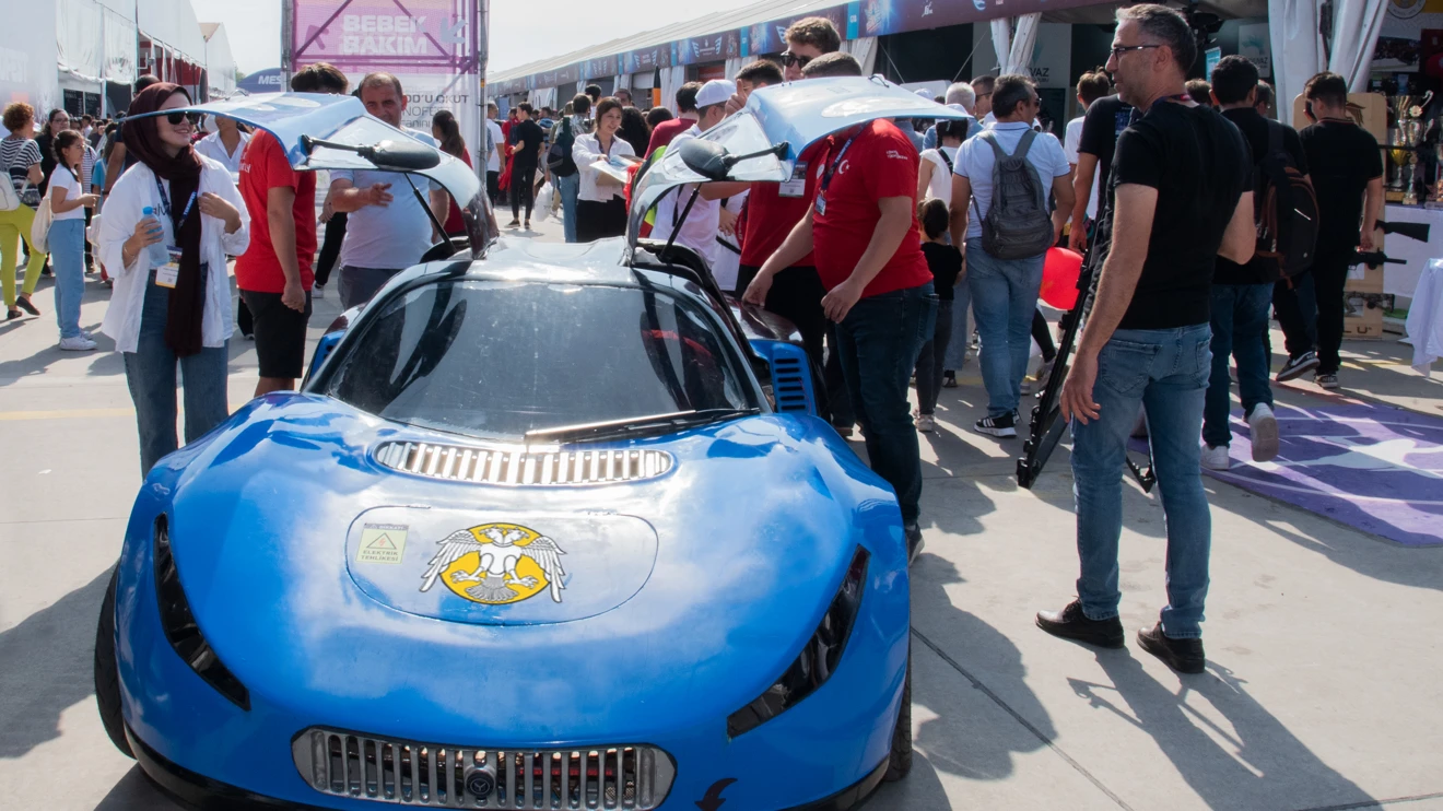 Selçuk Üniversitesinin hidromobil aracı “Kürşat” büyük beğeni topladı